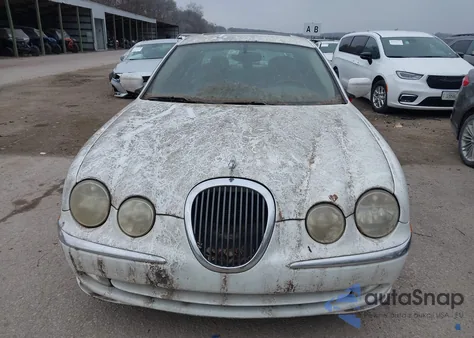 2000 Jaguar S-Type 3.0L V6 from USA, damaged, VIN SAJDA01C9YFL35954
